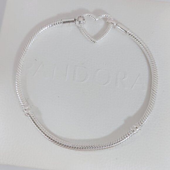 Pandora Moments Heart Closure Snake Chain Bracelet S925 Sterling Silver - Picture 3 of 5